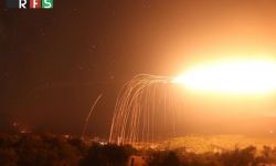 القنابل الفوسفورية والعنقودية تمطر إدلب وريفها ليلة أمس