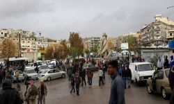 بدء خروج ٢٠٠٠ شخص من أهالي مدينة التل بريف دمشق باتجاه إدلب