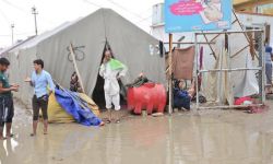 غرق أكثر من ٥٠٠ خيمة في مخيم اللاجئين السوريين بعرسال اللبنانية