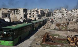 رغم برودة الطقس: استكمال إجلاء الدفعات الأخيرة من مهجري حلب 