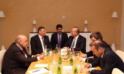 رياض حجاب يبحث مع وزير الخارجية التركي الأوضاع في سوريا